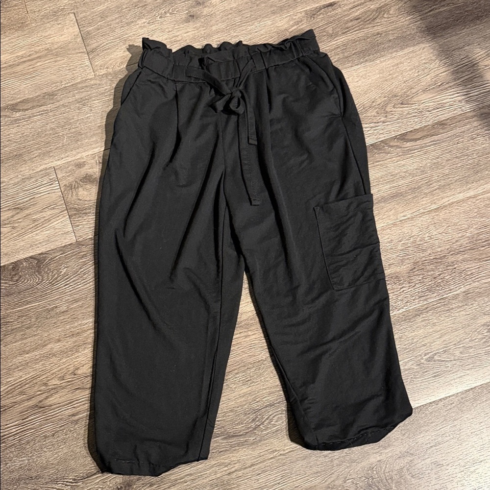 Black Pageboy Cropped Pants